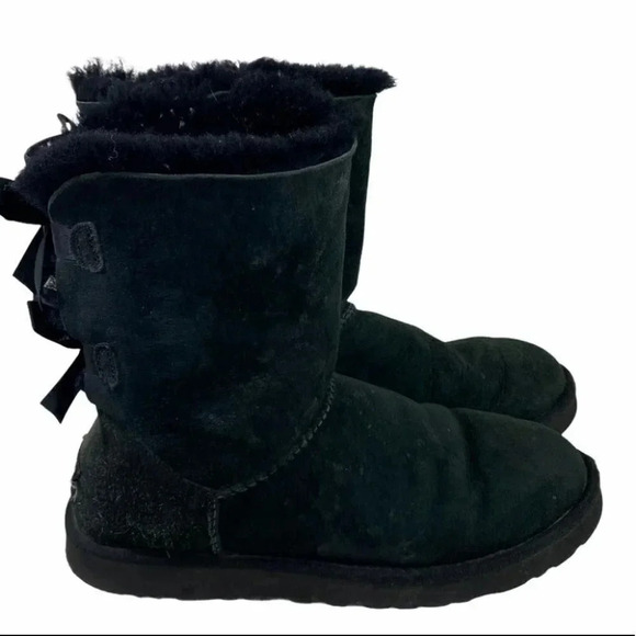 UGG Bailey Bow women's 7 black ankle‎ boots Cute Goth Cozy - Picture 1 of 7